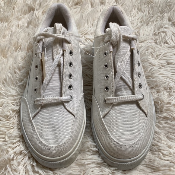 🎉2XHP🎉 Disney Vintage Mickey Mouse Canvas Sneakers 💗 White - Picture 7 of 16